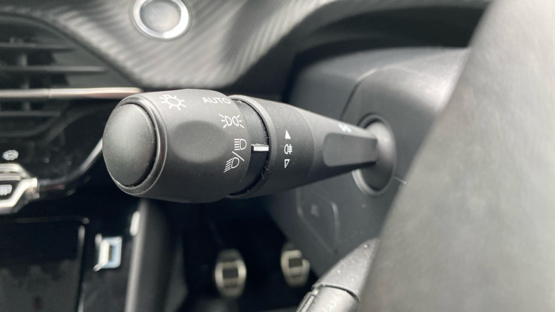 Peugeot 208 1.2 PureTech 100 Allure Premium + 5dr Petrol Hatchback